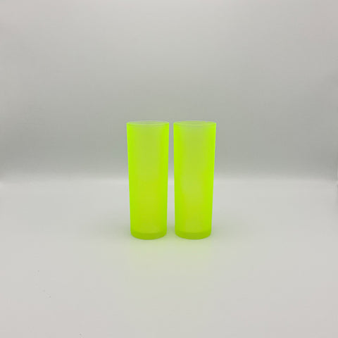 Lot de deux verres fluorescentes, fit par Luminarc, série Techno. 