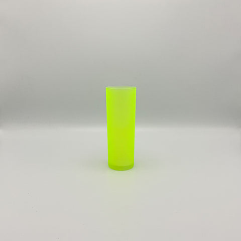 Fluo geel glas uit de reeks Techno van Luminarc, matte neon kleur, made in the nineties.